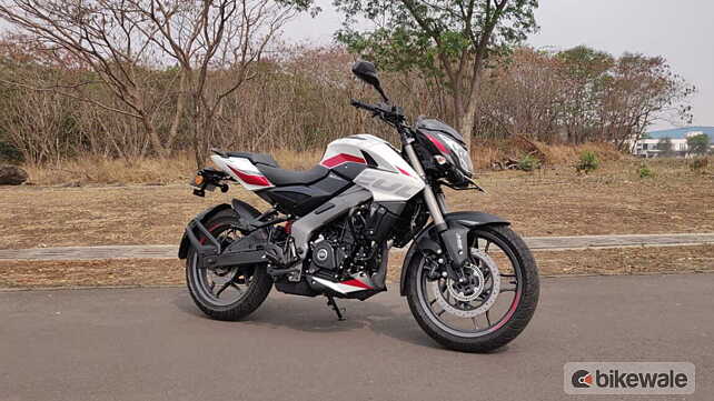 Bajaj Pulsar NS200 Right Front Three Quarter