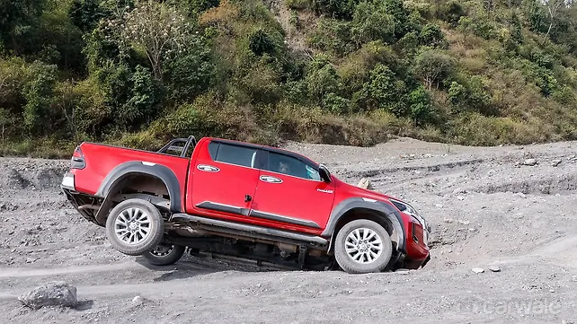 Toyota Hilux Right Side View