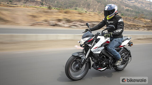 Bajaj Pulsar NS200 Price - Mileage, Images, Colours | BikeWale