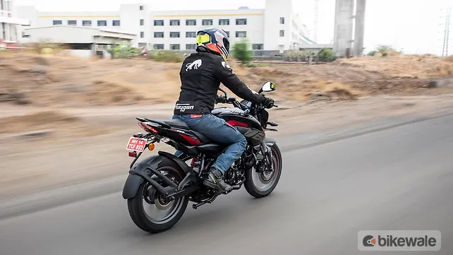 Bajaj Pulsar NS160 Right Rear Three Quarter