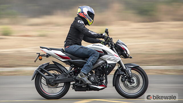 Bajaj Pulsar NS200 Right Side View