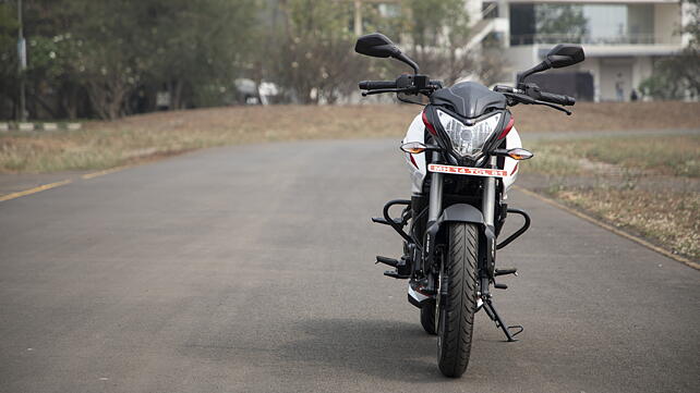 Bajaj Pulsar NS200 Front View