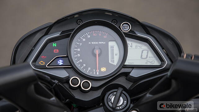 Bajaj Pulsar NS160 TFT / Instrument Cluster