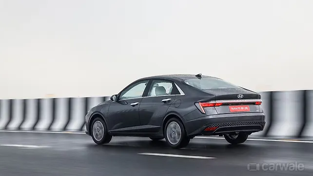 Hyundai Verna [2023-2026] Right Front Three Quarter