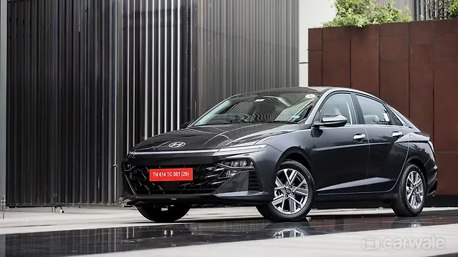 Hyundai Verna [2023-2026] Right Front Three Quarter