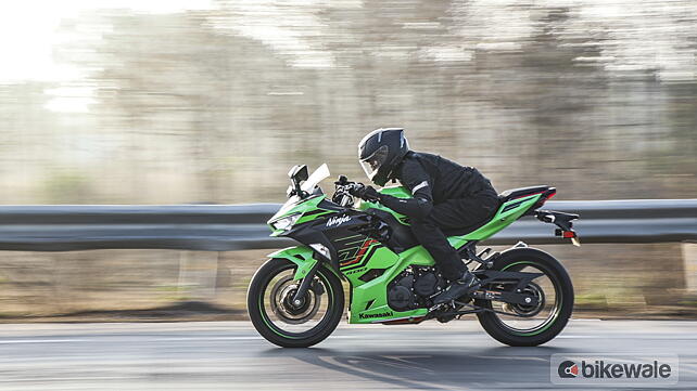 Kawasaki Ninja 400 Right Side View