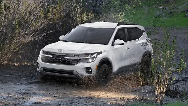 Kia Seltos facelift launched globally; Indian debut in July 2023 Kia Seltos facelift launched globally; Indian debut in July 2023
