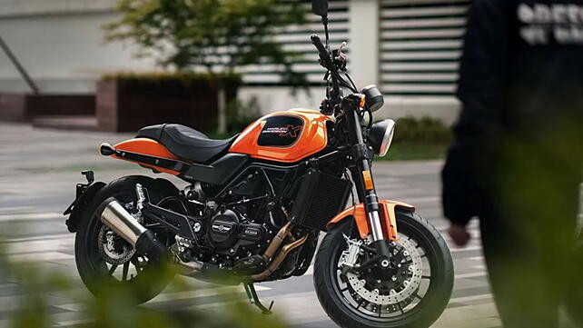 KTM 125 Duke Right Side View