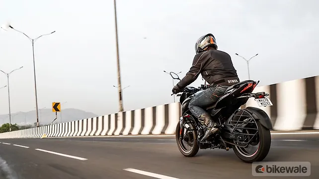 Bajaj Pulsar N250 Left Side View