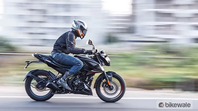 Bajaj Pulsar N250 Right Side View