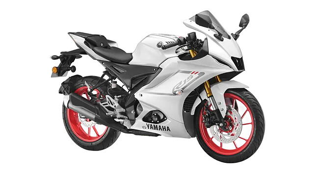 Yamaha YZF R15 V4: Fuel Efficiency, Specifications, Prices, and More!