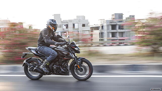 Bajaj Pulsar N250 Right Side View