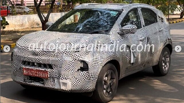 Tata Nexon facelift spotted with new alloy wheel design 