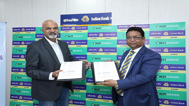 L-R Shalendra Gupta, CFO, Altigreen and Sudhir Kumar, FGM, Indian Bank