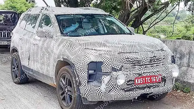 New Tata Safari facelift spotted again; EV version in the works New Tata Safari facelift spotted again; EV version in the works