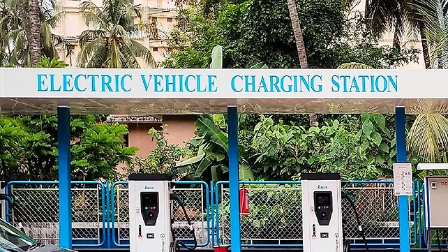 ev CHARGING STATION