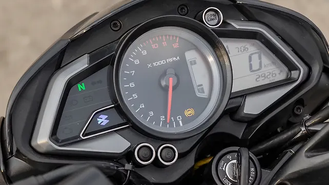 Bajaj Pulsar NS160 Front Disc Brake Caliper Image - BikeWale