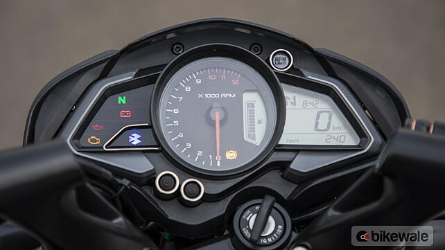 Bajaj Pulsar NS160 Instrument Cluster