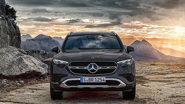 https://imgd.aeplcdn.com/642x361/n/cw/ec/149023/mercedes-benz-glc-front-view1.jpeg?isig=0&wm=1&q=75