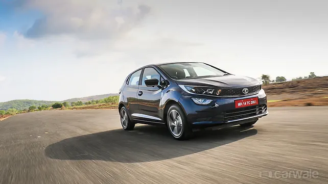 Tata Altroz [2020-2025] Right Front Three Quarter