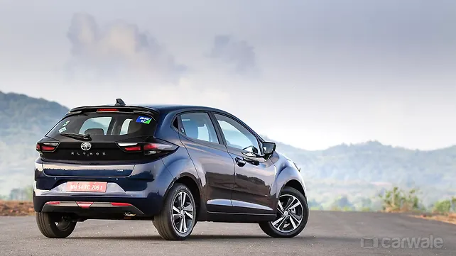 Tata Altroz [2020-2025] Right Rear Three Quarter