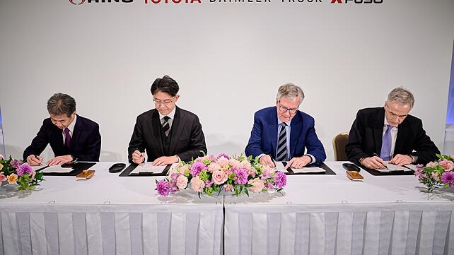 Daimler Truck, Mitsubishi Fuso Truck and Bus Corporation (MFTBC), Hino, and Toyota officials