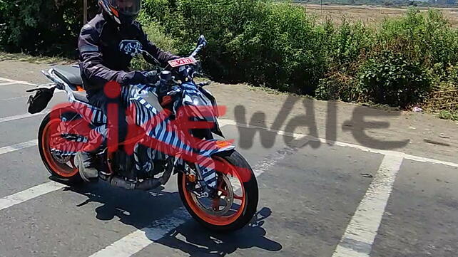 KTM 390 Duke [2024] Right Side View