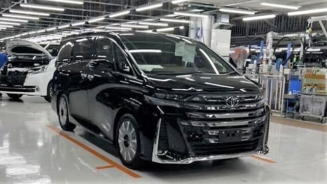 Next-gen Toyota Vellfire images leaked; design revealed