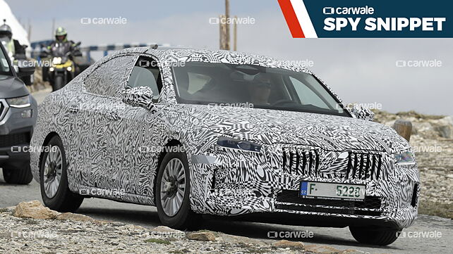 Next-generation Skoda Superb spied testing ahead of debut later this year
