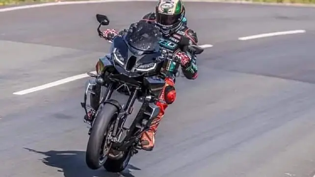 BMW M 1000 XR under development! BMW M 1000 XR under development!