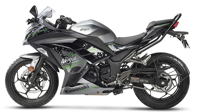 Kawasaki Ninja 300 Left Side View