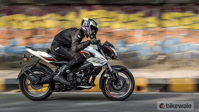 Bajaj Pulsar NS160 Right Side View