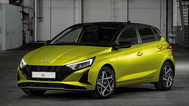 Hyundai i20 facelift spied testing in India for the first time Hyundai i20 facelift spied testing in India for the first time