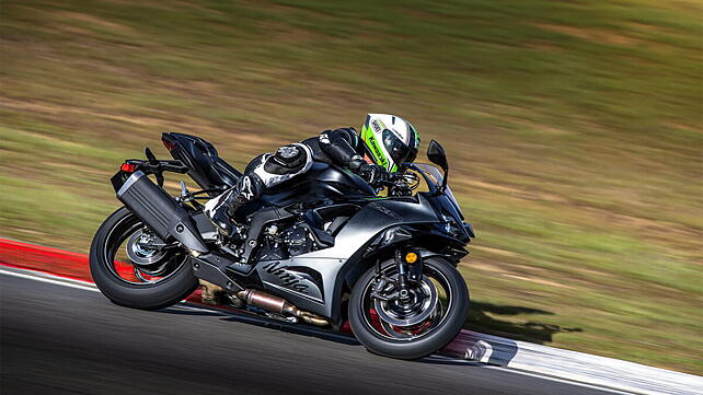 Kawasaki Ninja ZX-6R Right Side View