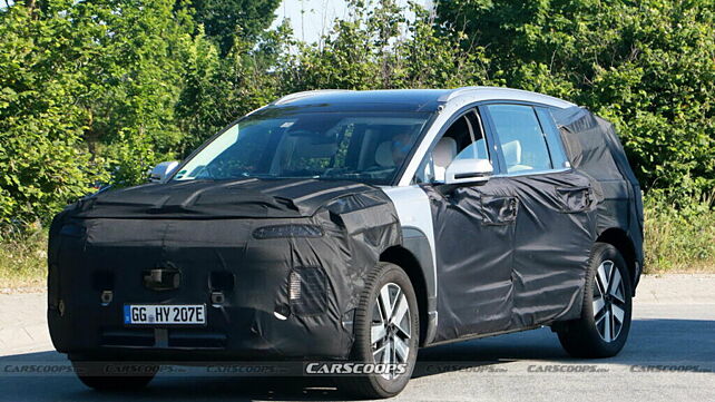 Kia EV9-based Hyundai Ioniq 7 spied testing