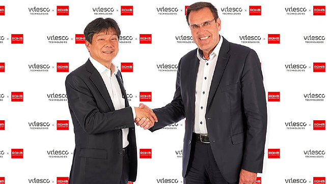 Andreas Wolf, CEO, Vitesco Technologies (on the right side) and Dr Kazuhide Ino, Member of the Board, Managing Executive Officer and CFO of ROHM