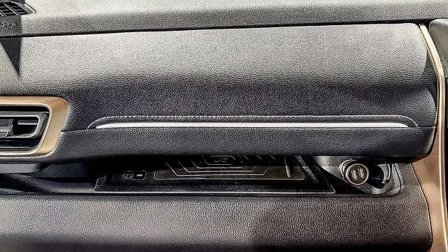 Maruti Suzuki Invicto USB Port/AUX/Power Socket/Wireless Charging Maruti Suzuki Invicto USB Port/AUX/Power Socket/Wireless Charging
