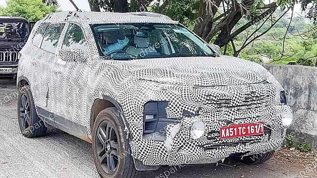 Tata Safari facelift spotted again; tail light design leaked
