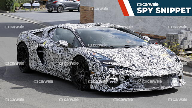 Lamborghini Huracan successor makes spy photo debut - CarWale