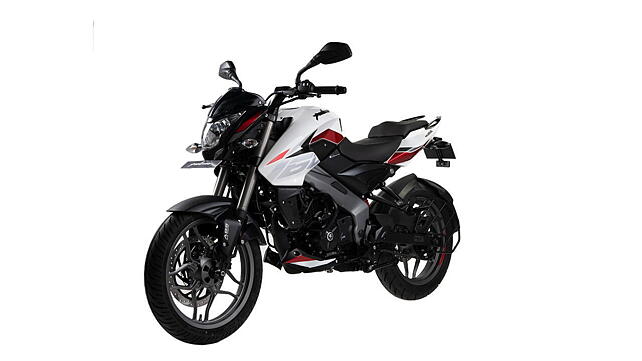 Hero Xtreme 160R 4V Left Front Three Quarter