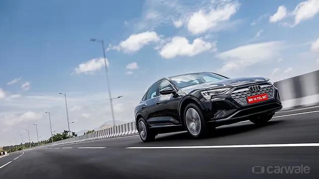 Audi Q8 e-tron Right Front Three Quarter