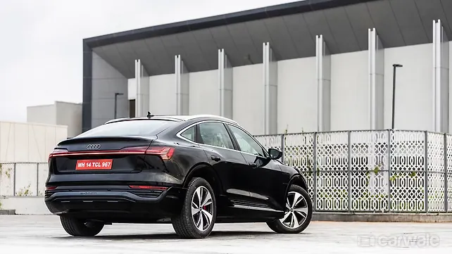Audi Q8 e-tron Right Rear Three Quarter