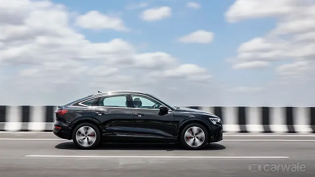 Audi Q8 e-tron Right Side View