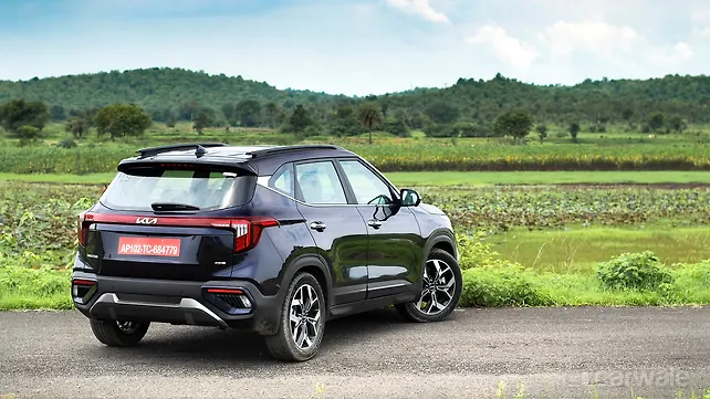 Kia Seltos [2023-2024] Right Rear Three Quarter