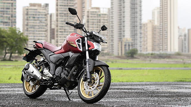Yamaha FZ-S FI Version 4.0 Deluxe Review: Image Gallery