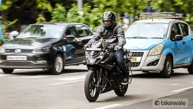 Bajaj Pulsar F250 Left Front Three Quarter