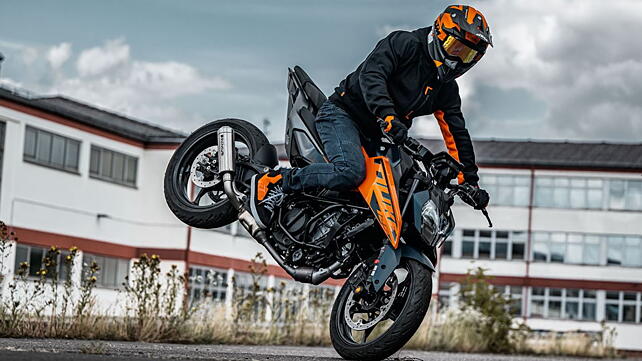 KTM 125 Duke [2024] Right Side View