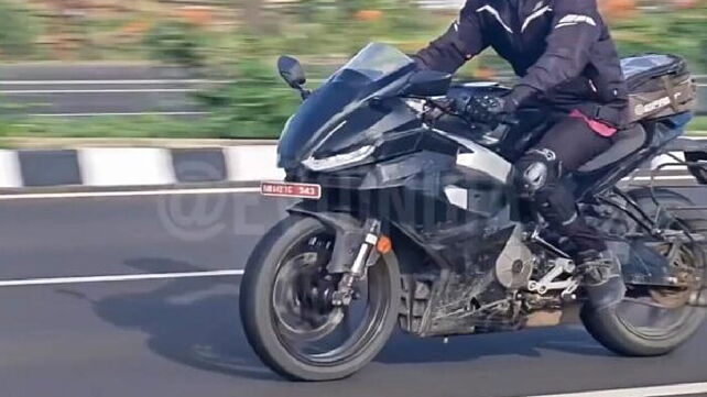 Upcoming Yamaha R3-rivaling Aprilia RS440 spotted testing!