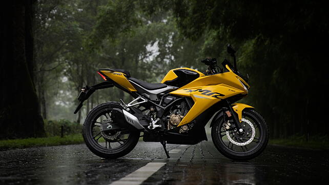 Hero Karizma XMR Right Side View