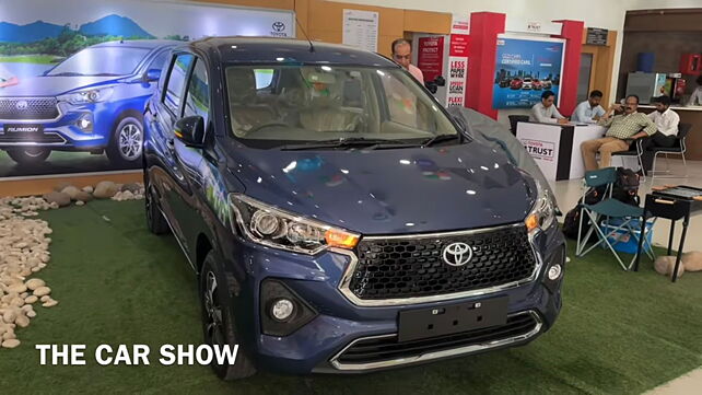 Toyota Rumion starts reaching dealerships across India